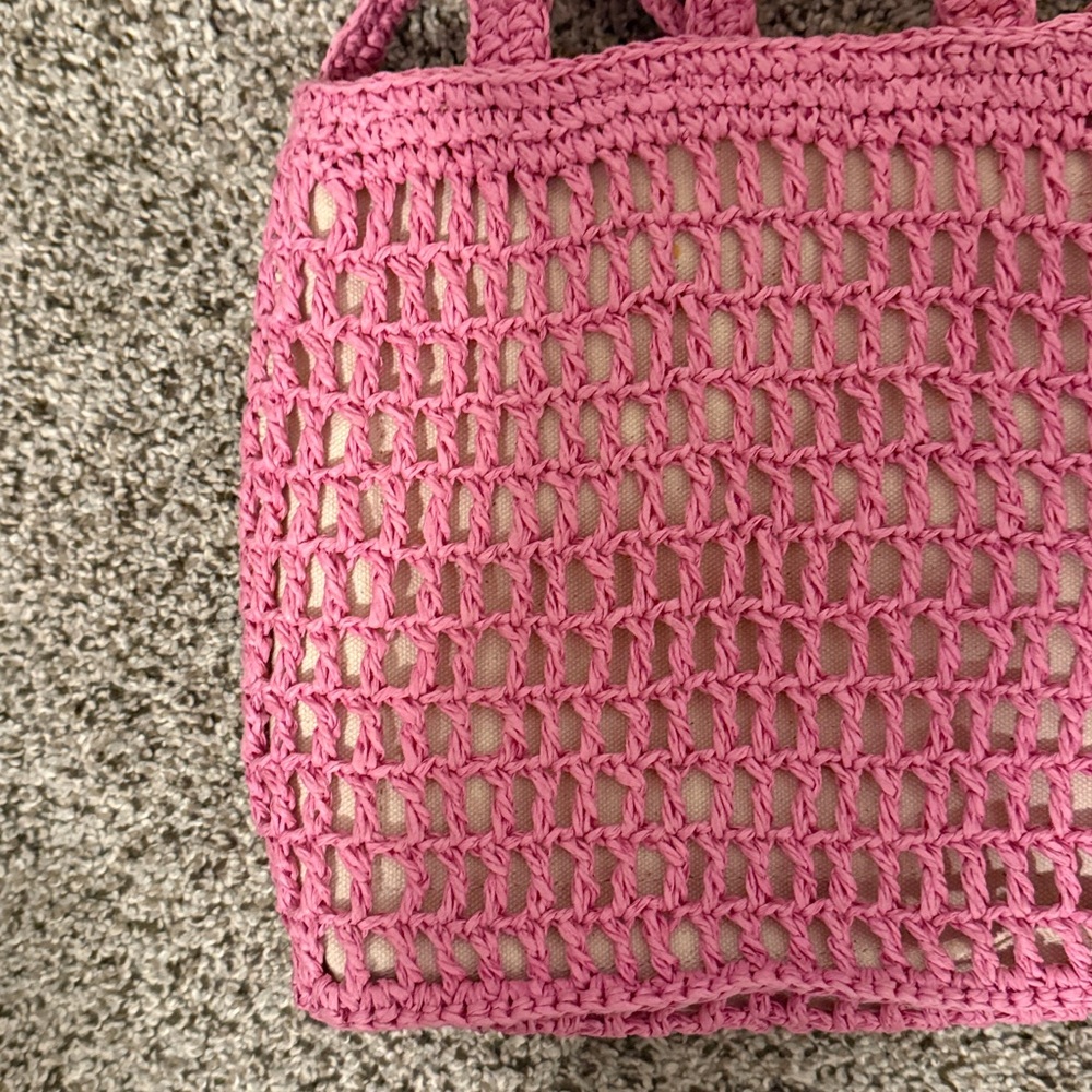 The small transport crossbody: straw edition hot pink - Picture 7 of 7